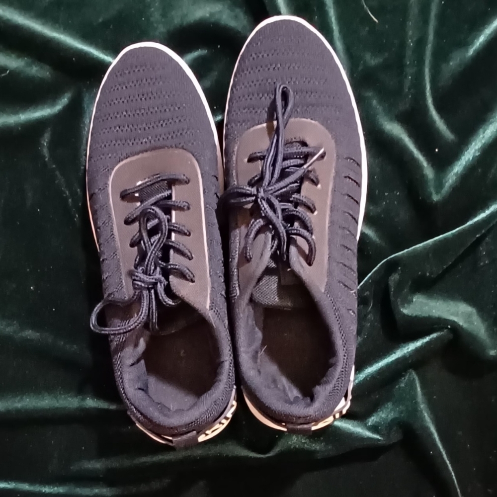 Danskin Boost Size 8 Blue Stretch Fabric Sneakers